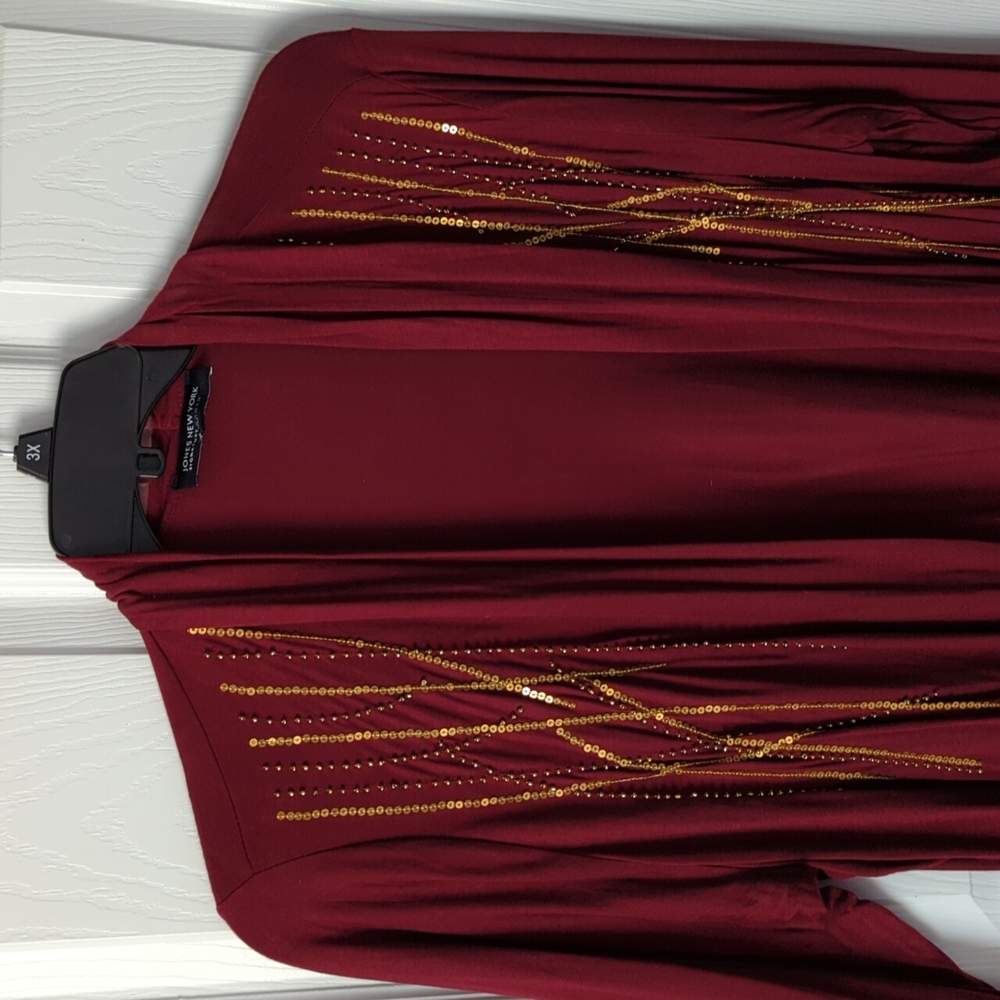Jones New York flowing rayon top with sequins